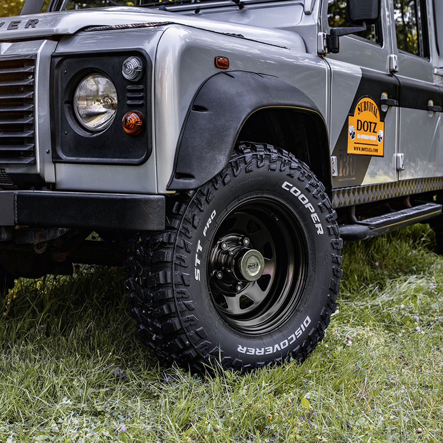 DOTZ 4x4 Extreme dark 8.0x17 ET-30 6x139.7 17