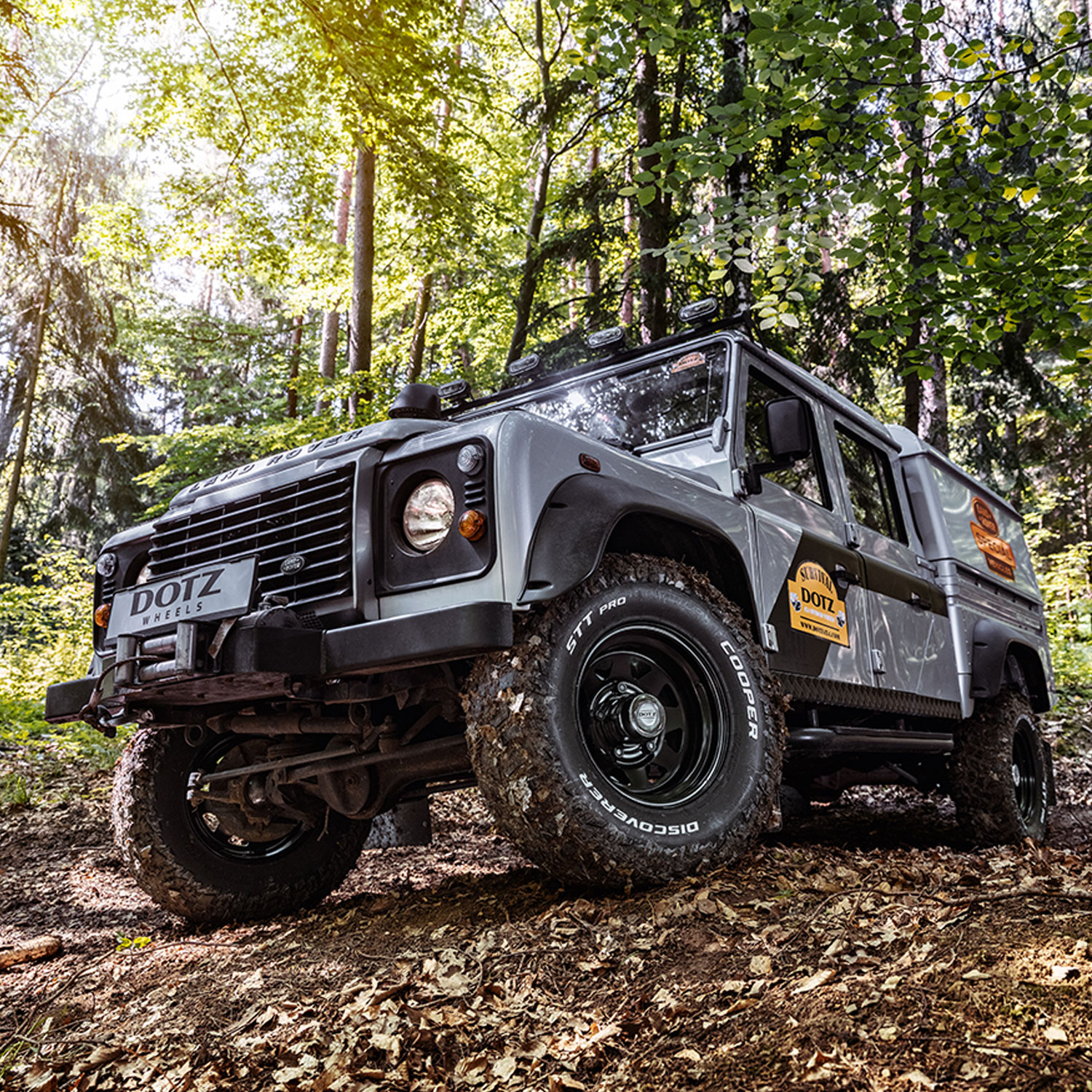 DOTZ 4x4 Extreme dark 8.0x17 ET-30 6x139.7 17
