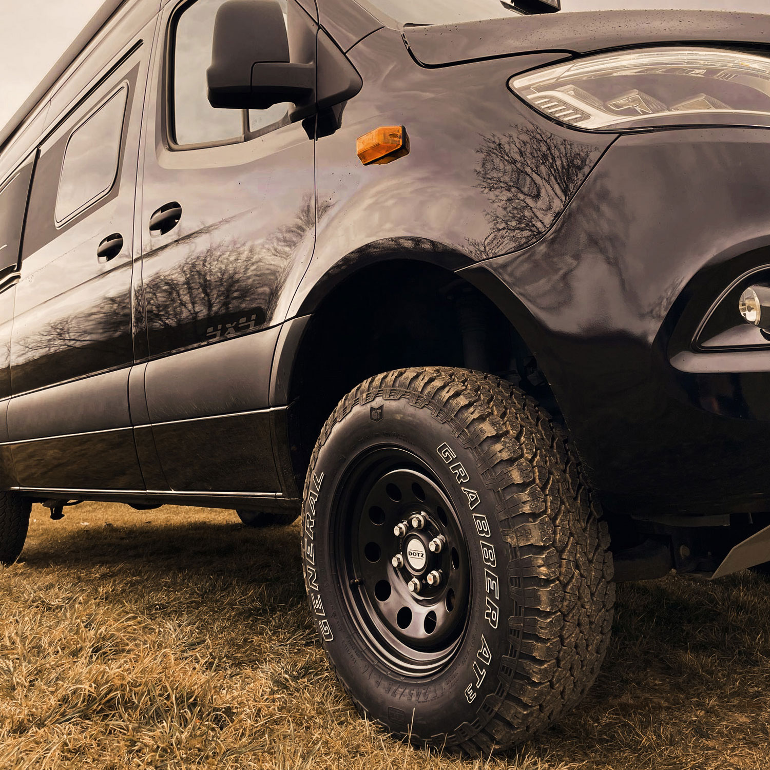 DOTZ 4x4 Modular dark 8.0x16 ET37 6x130 16